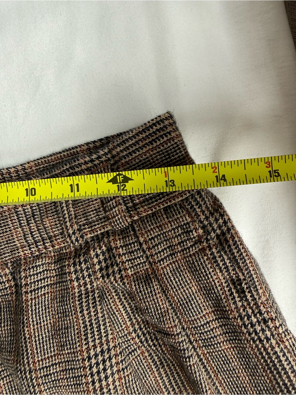 VTG 100% Wool Plaid, Pleated, High-Waist Women’s Shorts - Picture 3 of 6